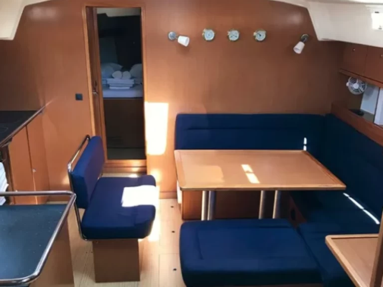 Charter a Bavaria Cruiser 45 in Lefkáda on Samboat