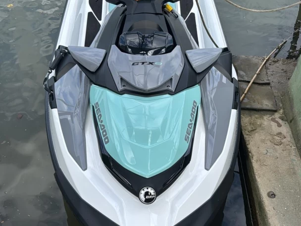 Jet ski to hire Scauri at the best price