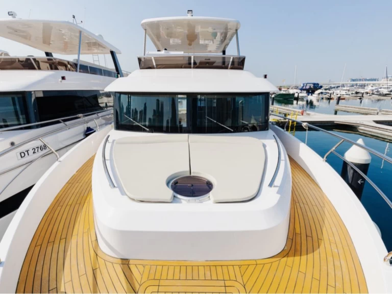 Charter a Gala 1 in Dubai Marina on Samboat