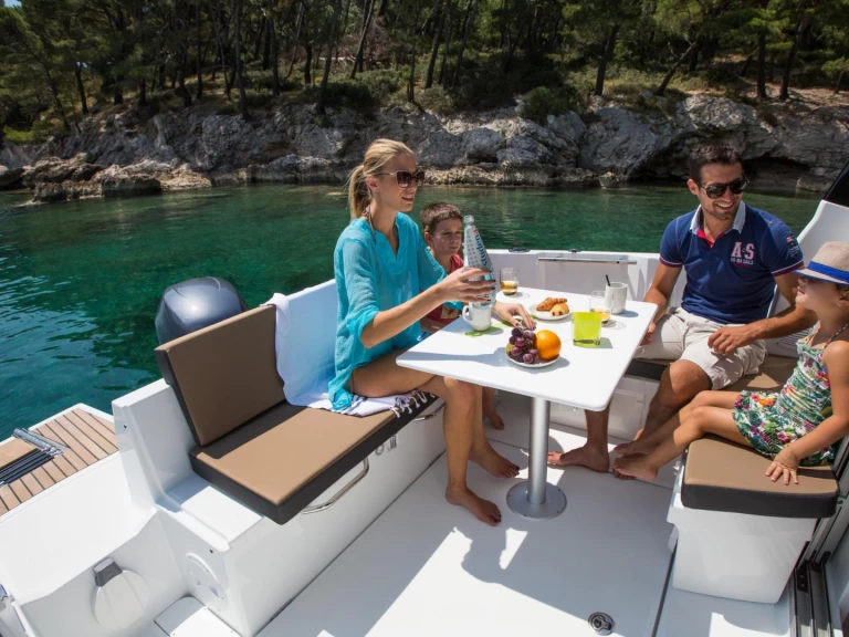 Motorboat hire in Biograd na Moru - Jeanneau Merry Fisher 795 Series2