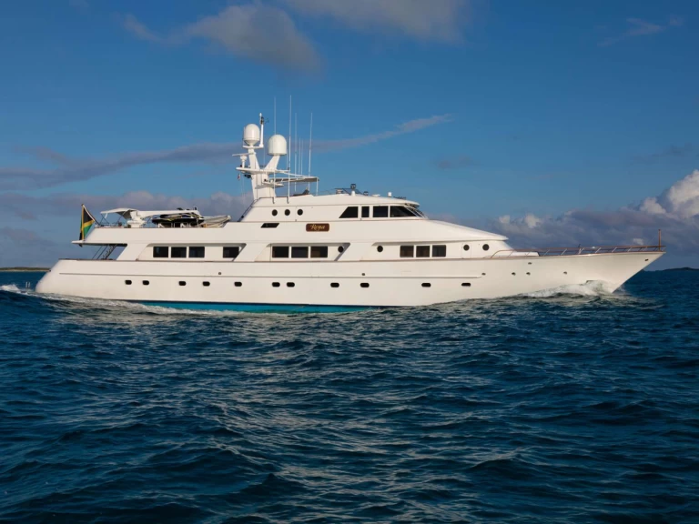 Luxury Yacht to hire Fort Lauderdale at the best price