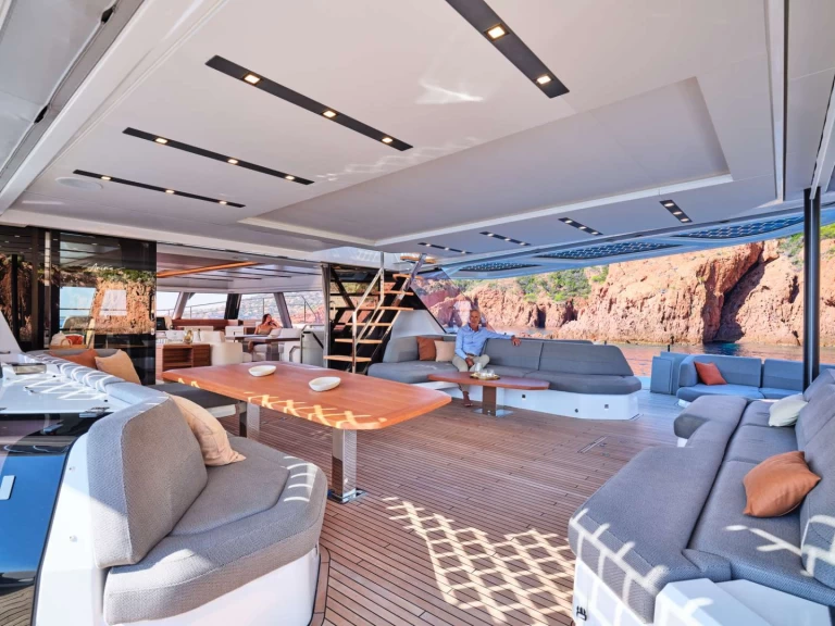 Hire Luxury Yacht Fountaine Pajot with a boat licence