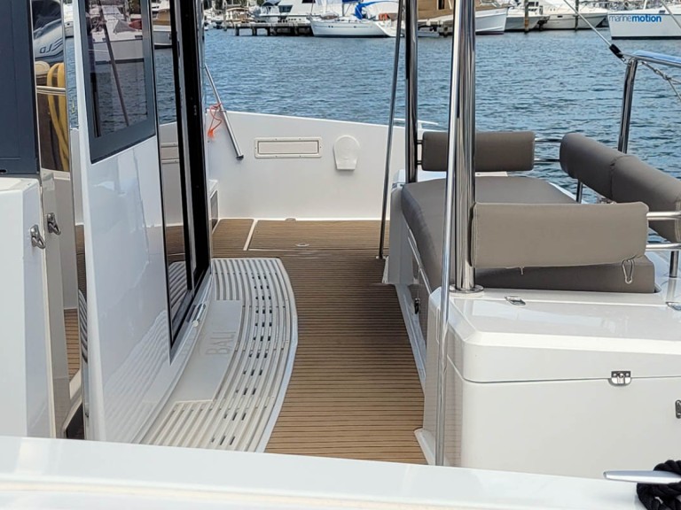 Catamaran to hire Marsh Harbour at the best price