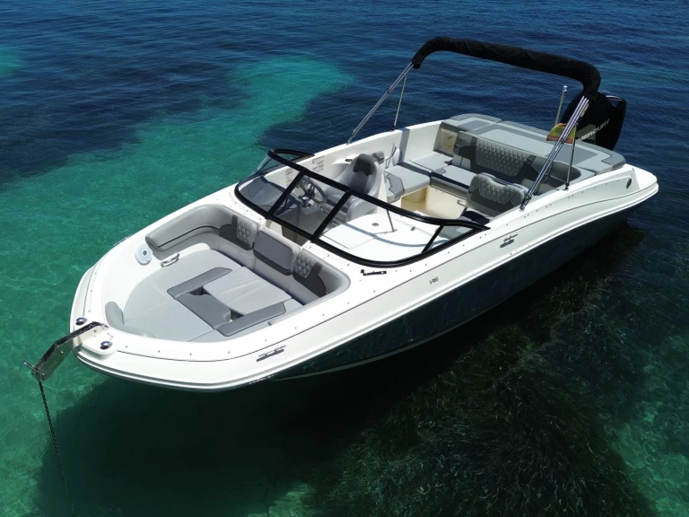 Motorboat hire in Ibiza Town - Bayliner VR6 OB