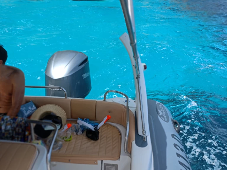 Hire a Nuova Jolly King 750 Cala Gonone