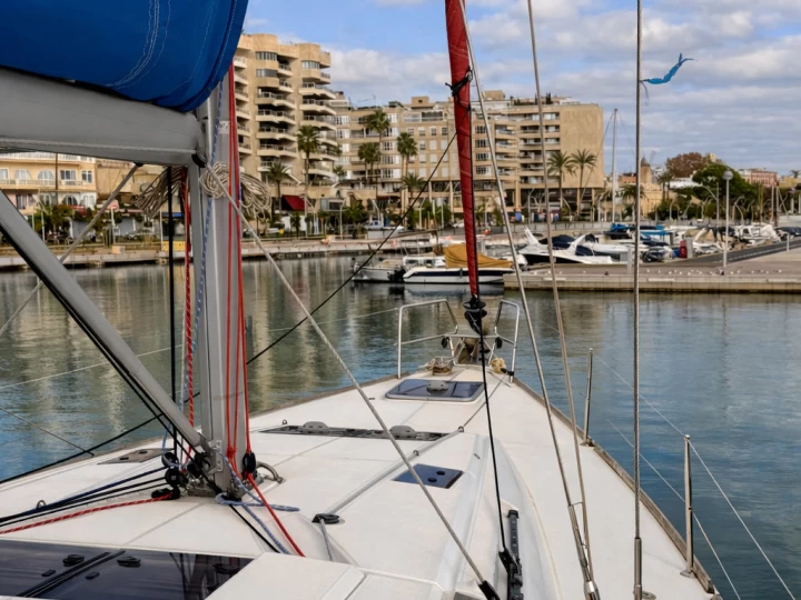 Yacht charter Palma de Mallorca - Jeanneau Sun Odyssey 469 on SamBoat