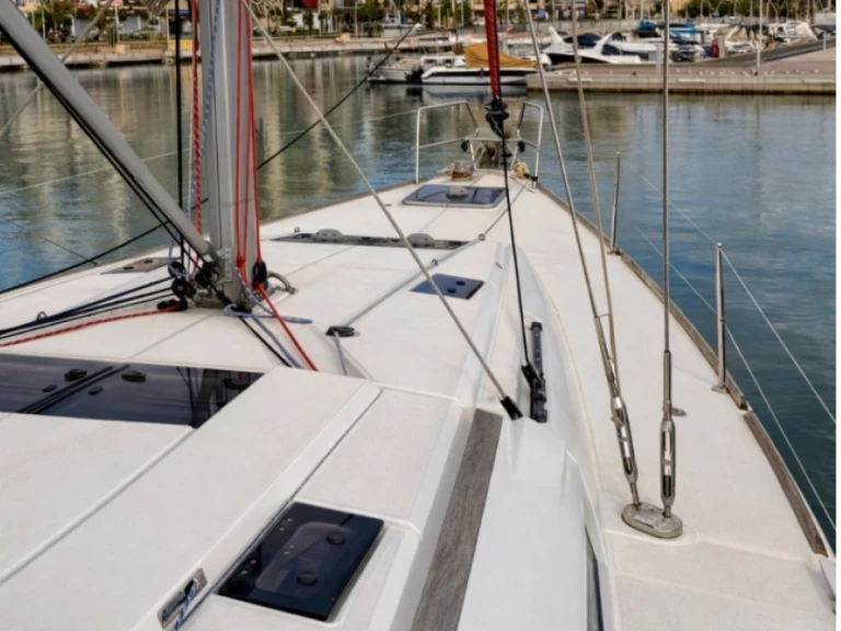 Yacht charter Palma de Mallorca - Jeanneau Sun Odyssey 469 on SamBoat