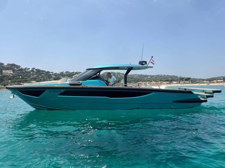 Luxury Yacht to hire Beaulieu-sur-Mer at the best price