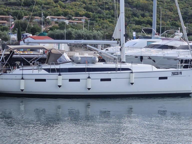 Charter a Bavaria Cruiser 41 in Punat on Samboat
