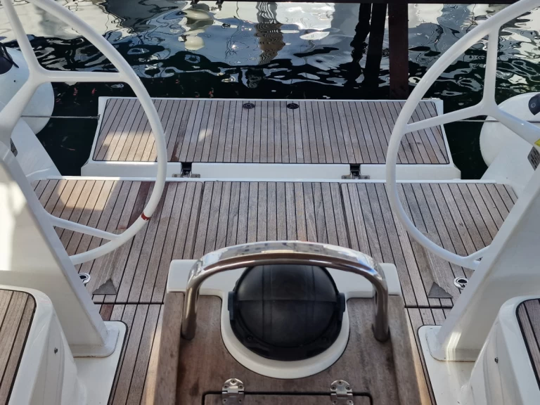 Hire Sailboat Bavaria with a boat licence