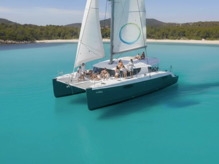Hire Catamaran with or without skipper Fountaine Pajot Toulon