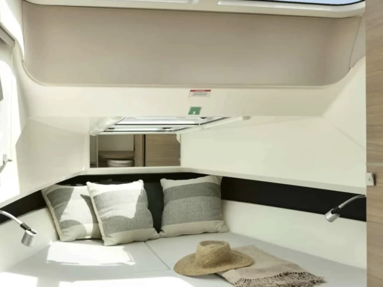 Motorboat to hire Sithonia at the best price