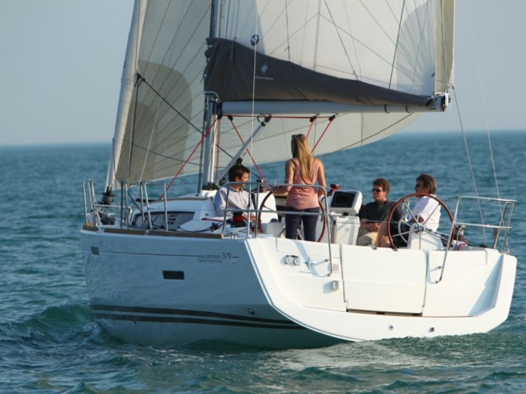 Hire Sailboat with or without skipper Jeanneau Gouvia