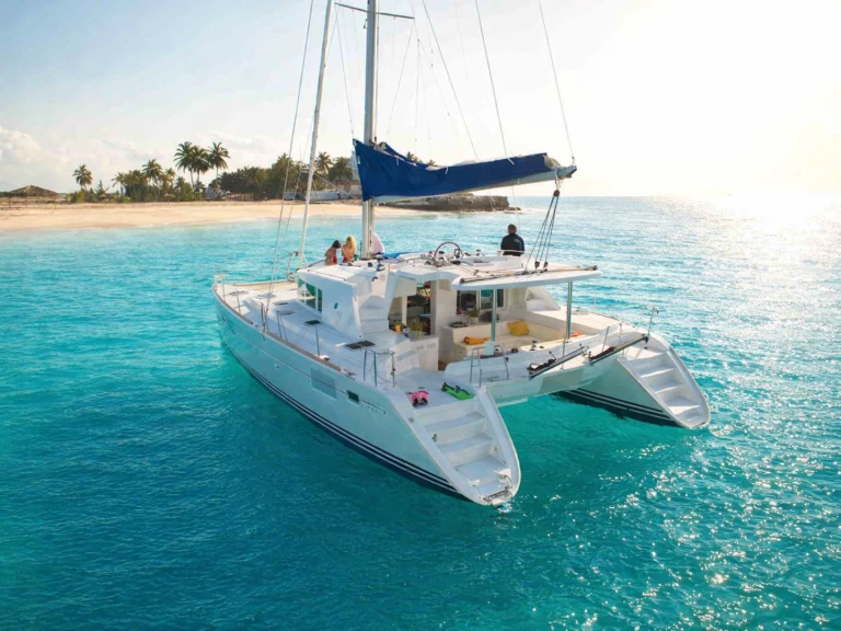 Hire a Lagoon Lagoon 440 Es Jondal