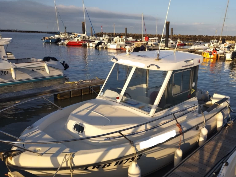 Motorboat hire in Châtelaillon-Plage - Bénéteau Antares 600 HB