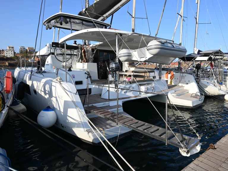 Hire Catamaran Lagoon with a boat licence