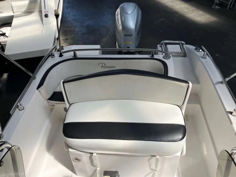 Yacht hire Gruissan cheap Voyager 18 S