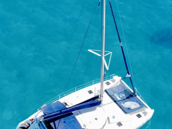 Catamaran to hire Porroig at the best price