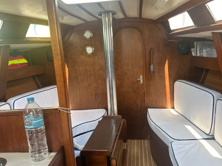 Yacht charter Athens - Dromor Apollo 12 on SamBoat