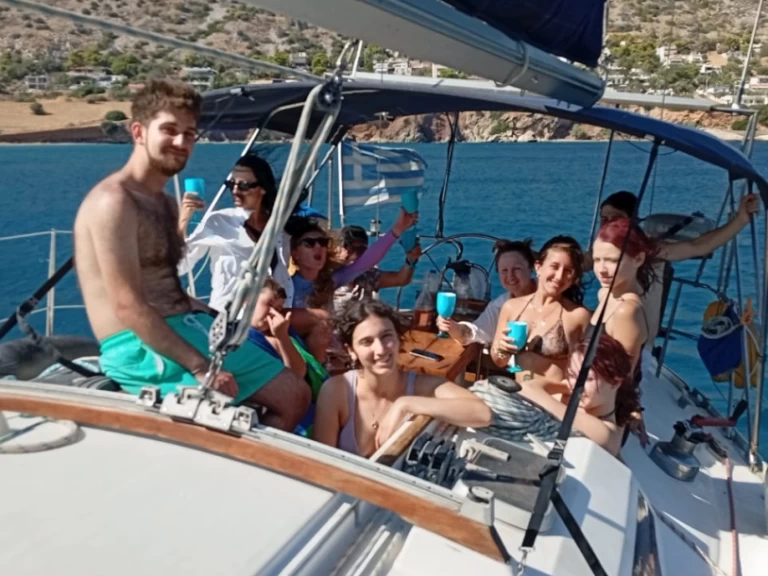 Charter a Dromor Apollo 12 in Athens on Samboat
