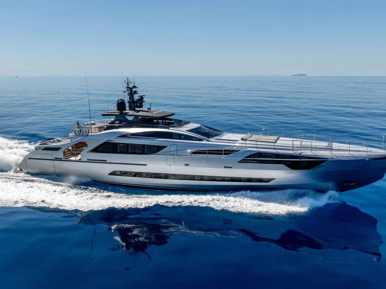 Luxury Yacht to hire Nassau at the best price