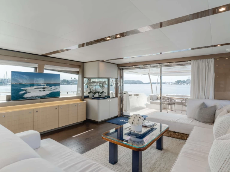 Hire Luxury Yacht with or without skipper Ferretti New England