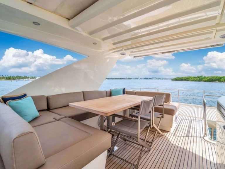 Yacht charter Nassau - Prestige Yachts Oceana on SamBoat