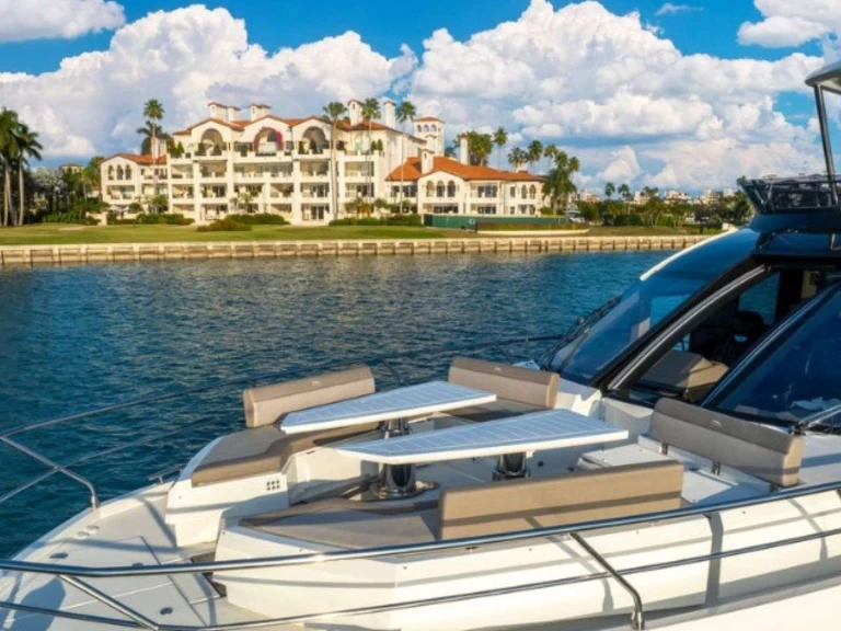 Luxury Yacht hire in Miami Beach - Galeon Seven Seas