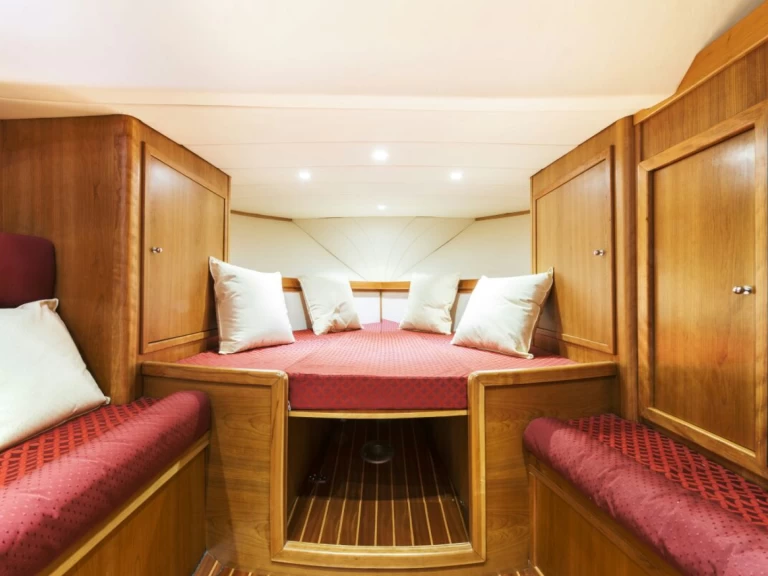 Yacht charter Positano - Jeranto Gozzo 30C on SamBoat