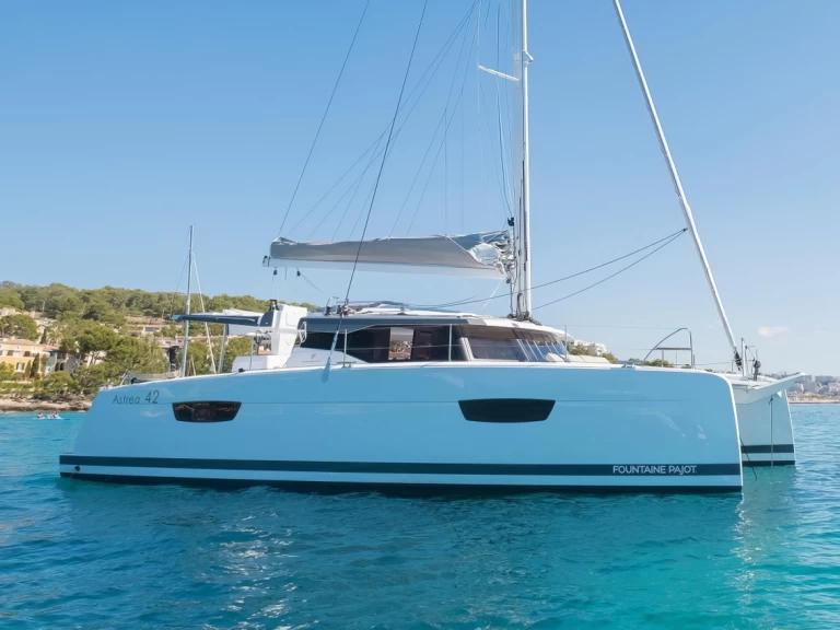 Yacht charter Heraklion Port - Fountaine Pajot Astrea 42 on SamBoat