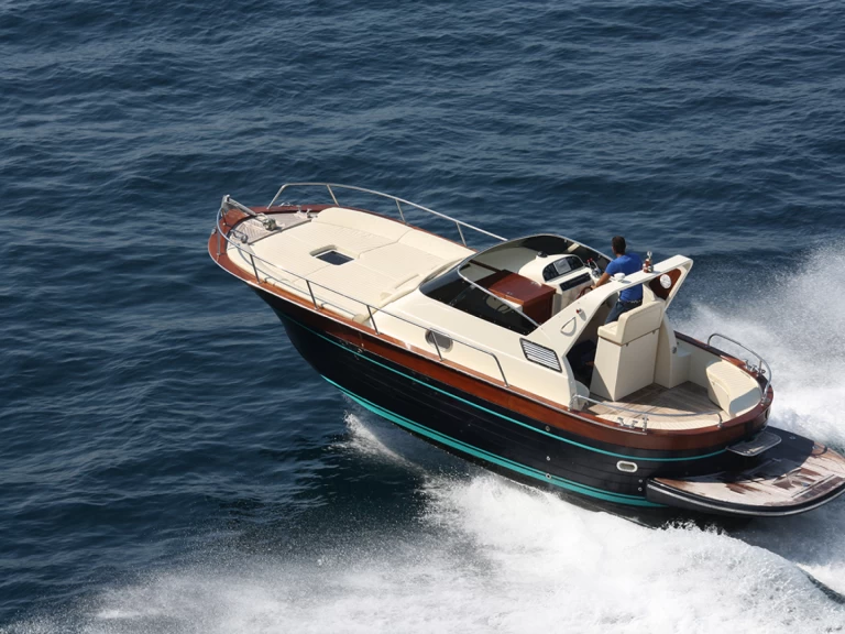 Motorboat to hire Sorrento at the best price