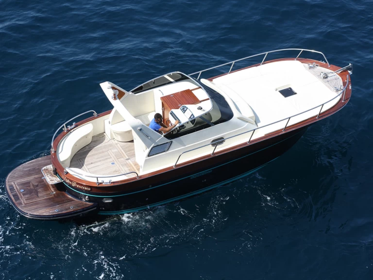 Motorboat to hire Amalfi at the best price