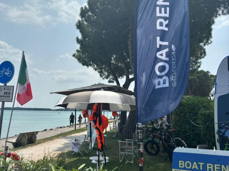 Charter a Mingolla Brava 18 in Sirmione on Samboat