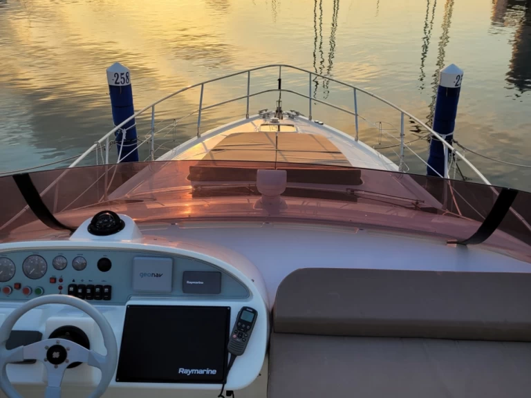 Hire a CARNEVALLI 130S Tribunj