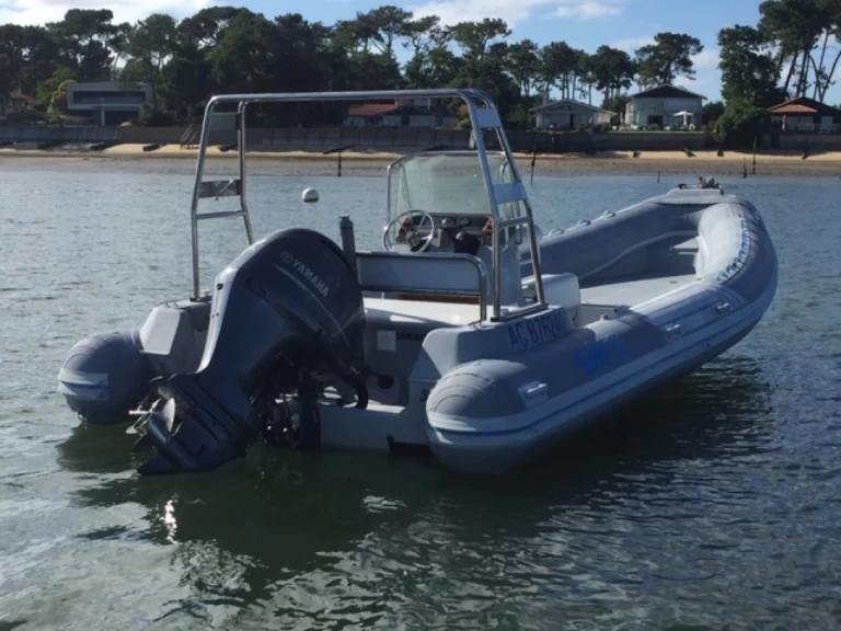 Yacht hire Piraillan cheap Sacs S 750 Madras