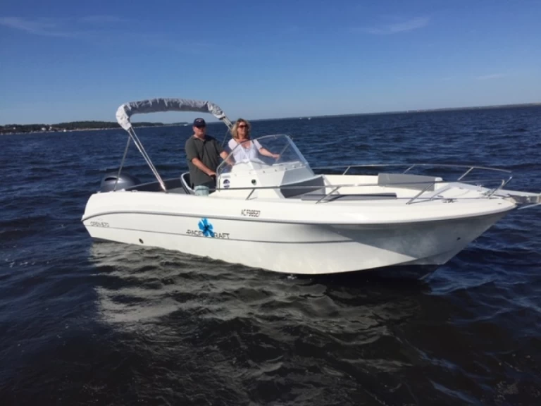 Hire Motorboat with or without skipper Pacific Craft Piraillan