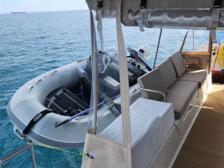 Yacht charter Sète - Lagoon Lagoon 400 on SamBoat