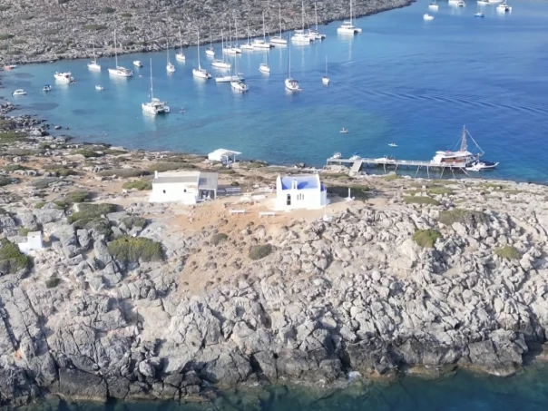 Yacht hire Heraklion cheap Astrea 42