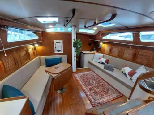 Hire Sailboat Irwin with a boat licence