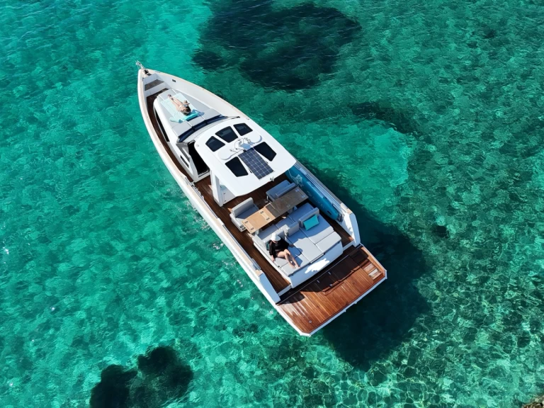 Hire a Fjord Fjord 44 Open Cannigione