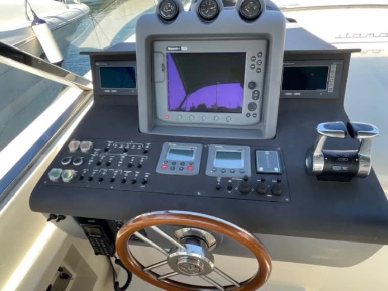 Hire Motorboat Tornado with a boat licence