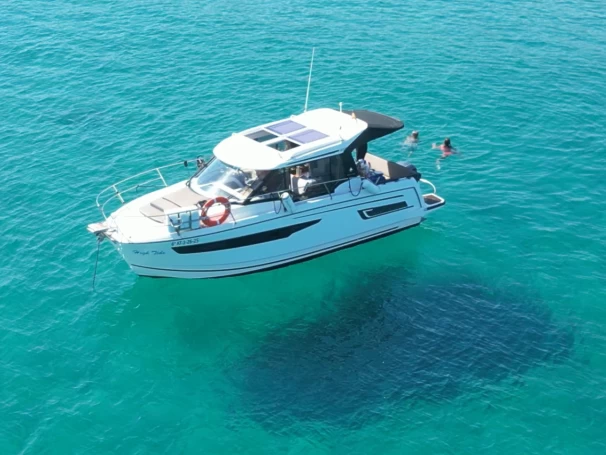 Motorboat to hire Port of Alicante at the best price