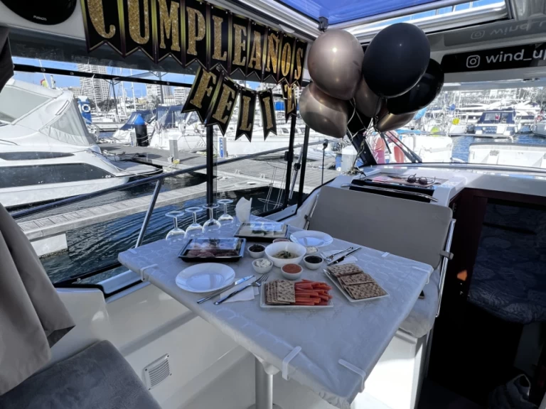 Yacht charter Port of Alicante - Jeanneau Merry Fisher 895 on SamBoat