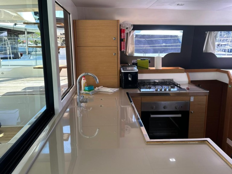 Hire Catamaran Dufour with a boat licence