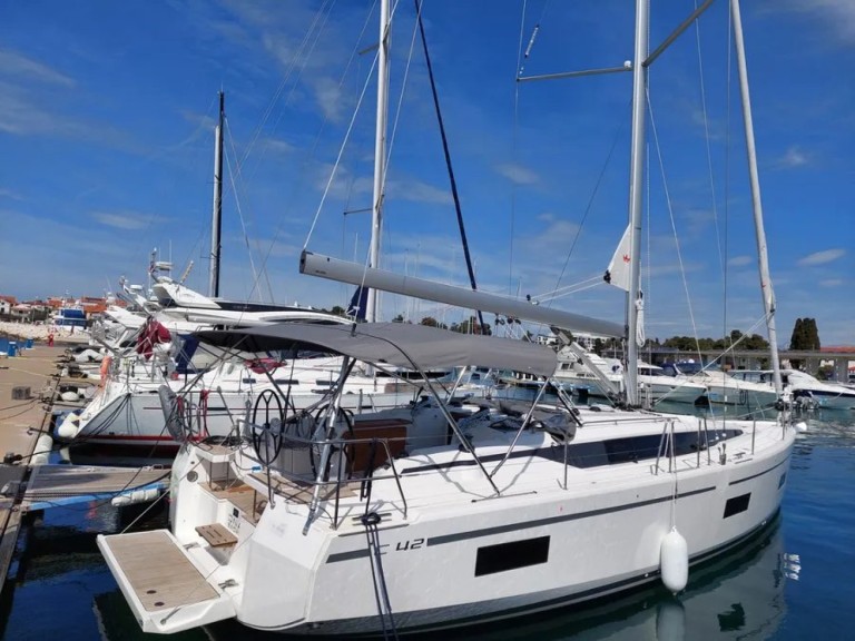 Sailboat to hire Zadar at the best price