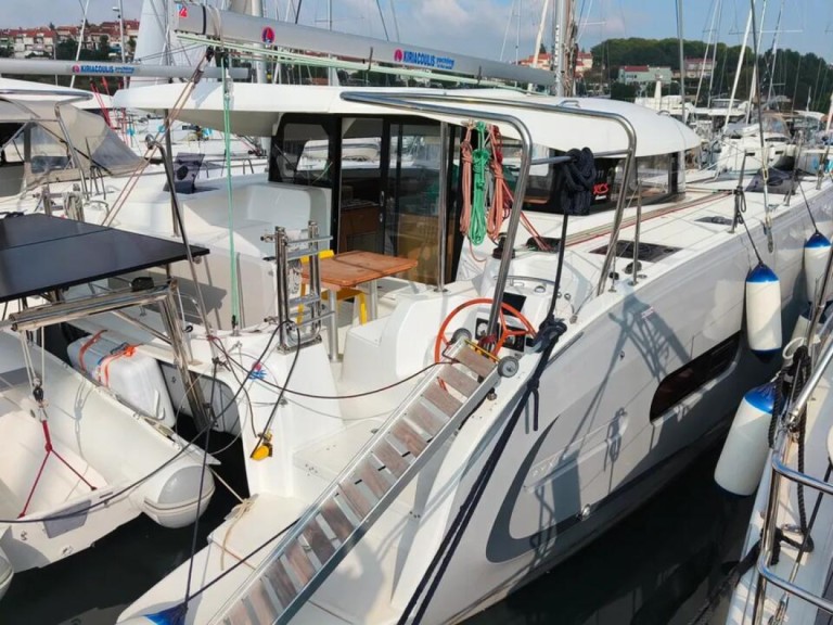 Catamaran hire in Pula - Excess Excess 11
