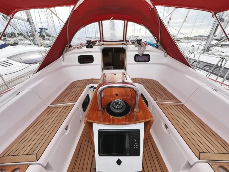 Charter a Elan Impression 444 in Biograd na Moru on Samboat
