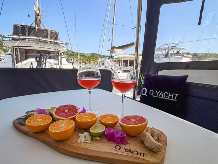 Charter a Lagoon Lagoon 450 F in Primošten on Samboat