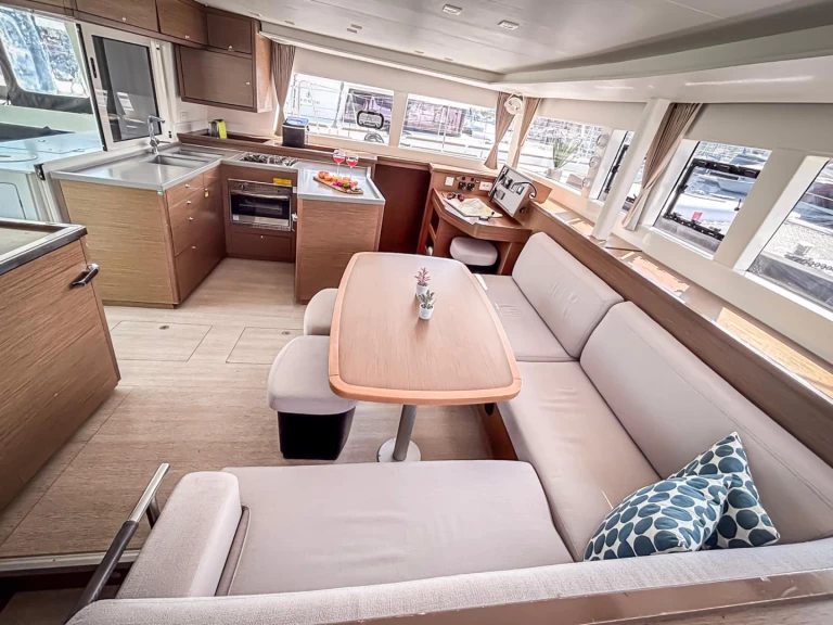 Hire a Lagoon Lagoon 450 F Primošten