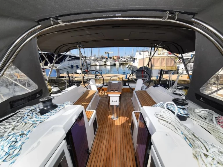 Hire Sailboat with or without skipper Bavaria Zadar